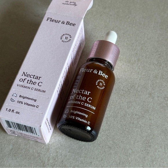 Fleur & Bee Nectar of the C Vitamin C Serum - Brightening & Dark Spot Reduction - Picture 2 of 4